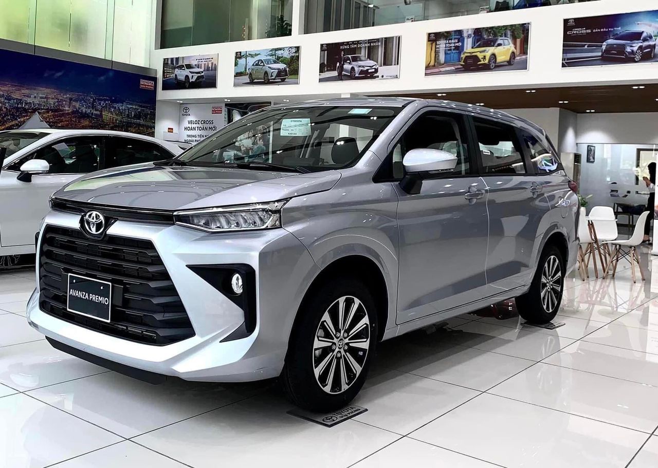 Avanza bạc